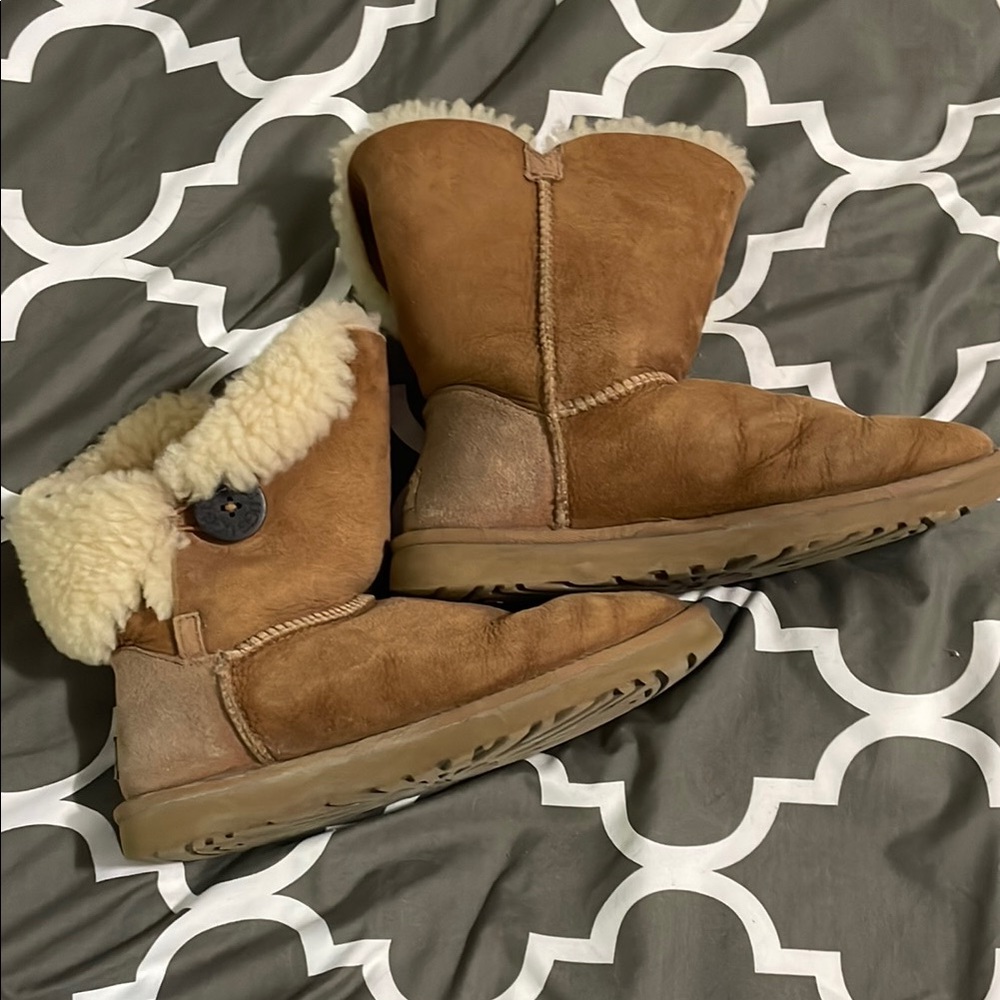 Cozy Tan UGG Shearling Women's Boots